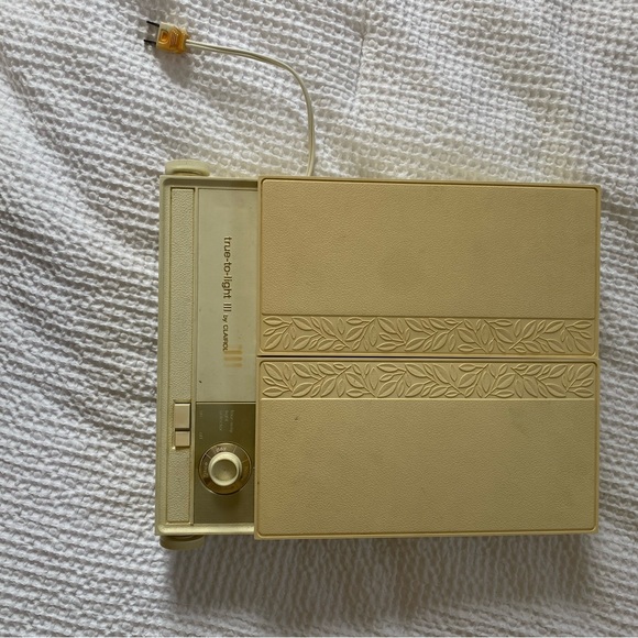 Clairol True to Light Makeup Mirror - Picture 1 of 9